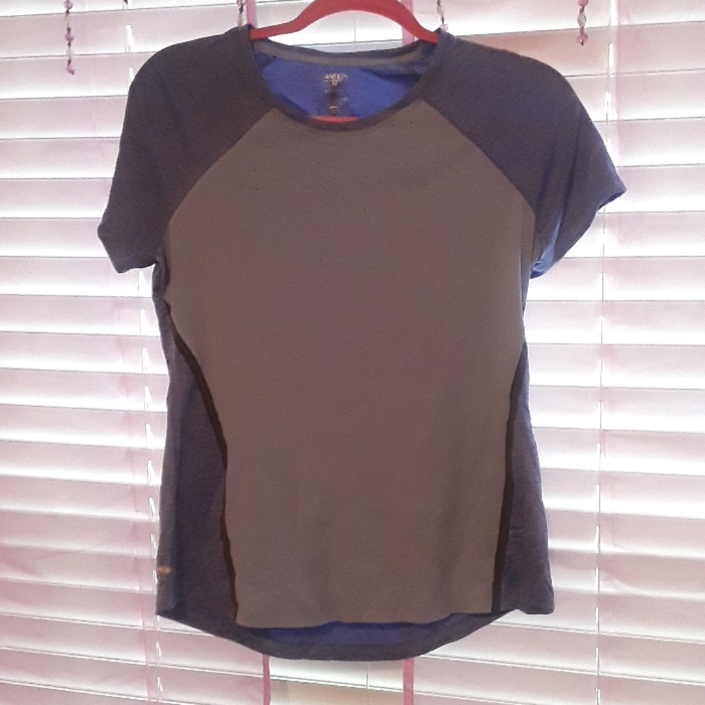 Danskin now semi fitted size 4-6 athletics